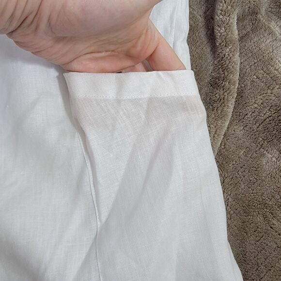 White Resort Midi Dress with V-Neck and Dolman Sleeves - Picture 5 of 13